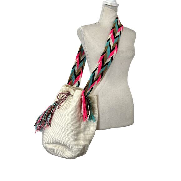 Colombian Mochila Wayuu Hobo Crochet Bucket Bag - Picture 2 of 6